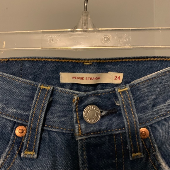Levi’s Wedgie Straight Jean - Picture 3 of 4